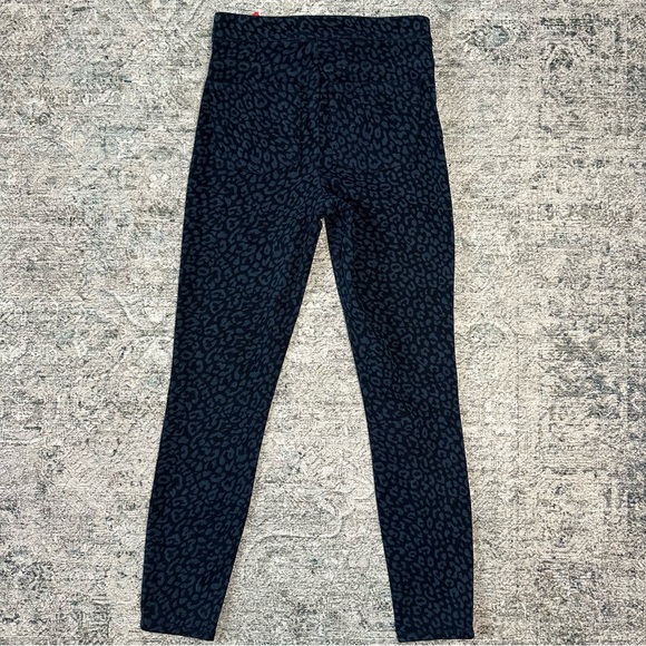 🆕SPANX Leopard High Rise Pull On Jeggings Size Small - Picture 5 of 5